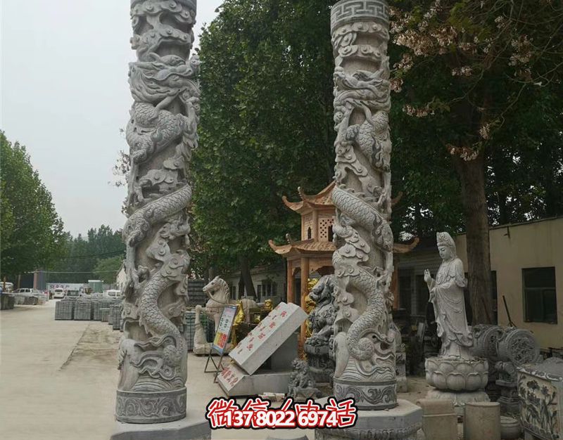 龍柱石雕，裝點(diǎn)寺廟門前