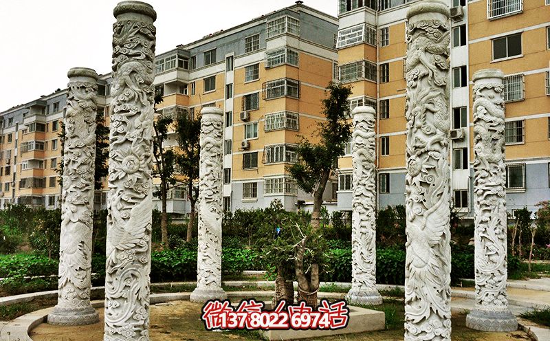 精美大理石浮雕龍柱，裝點小區(qū)花園