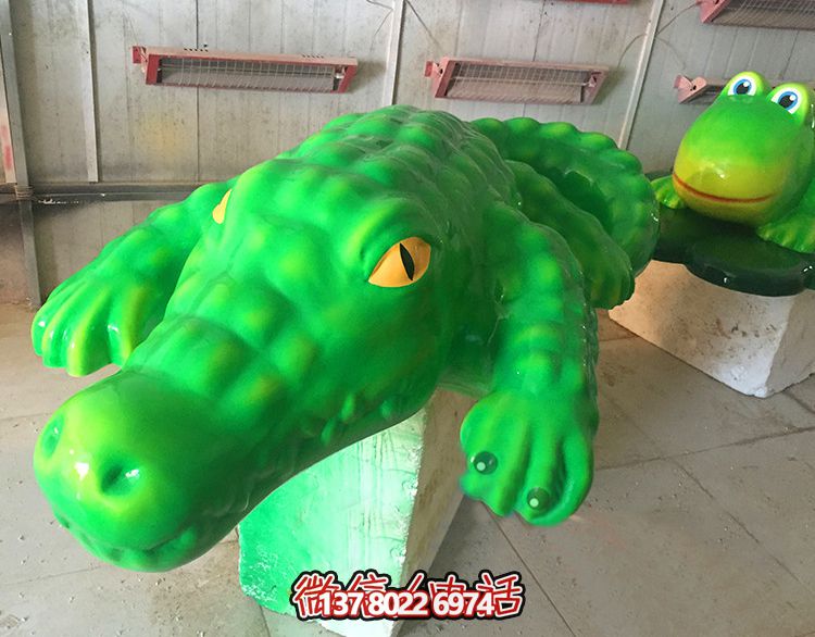 玻璃鋼鱷魚雕塑，為游樂場裝飾添彩