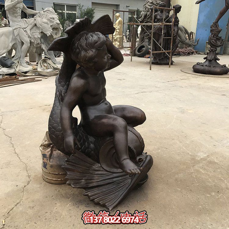 創(chuàng)意銅雕魚坐椅，讓兒童享受景觀之美