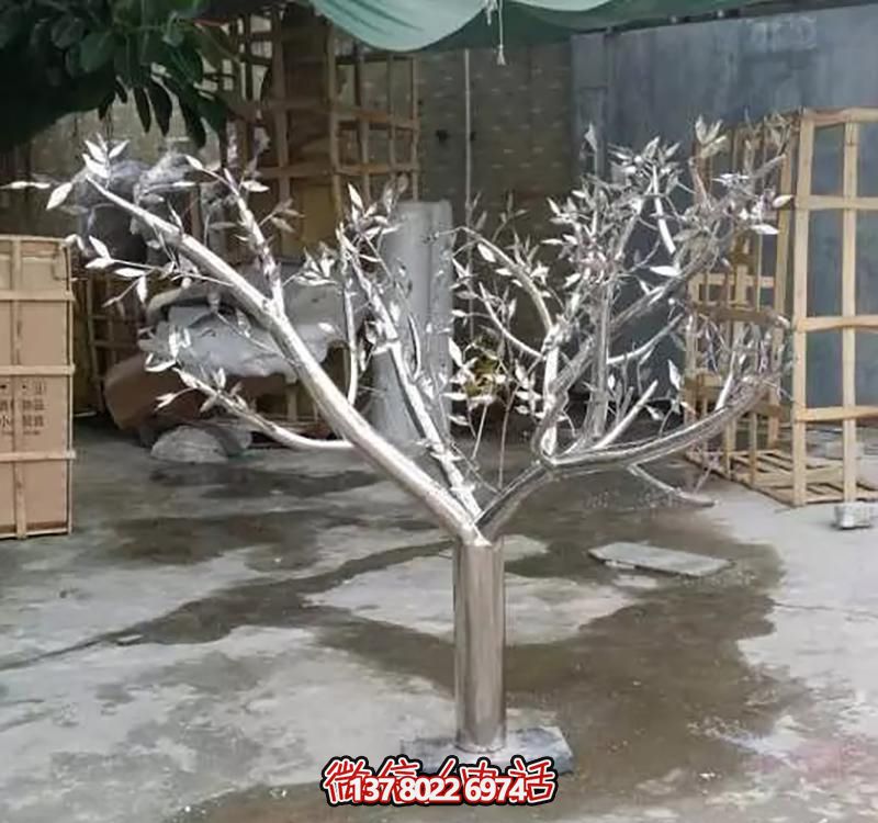 柏不銹鋼樹(shù)雕塑，點(diǎn)綴景區(qū)戶外空間