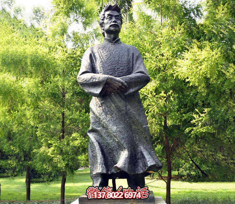 玻璃鋼魯迅人物雕塑，為公園景觀裝飾點綴