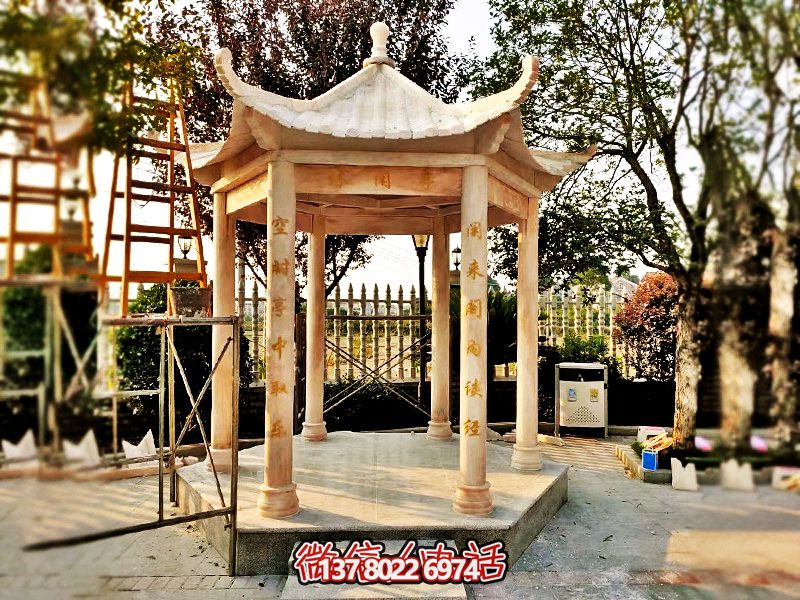 仿古涼亭，擺放在庭院里，欣賞美麗晚霞，營造休閑小區(qū)紅色氛圍