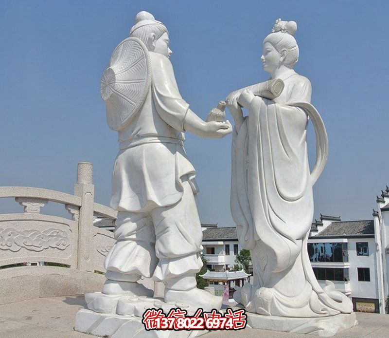 古代牛郎織女石雕，擺放于花園廣場，帶來漢白玉般的浪漫氣息