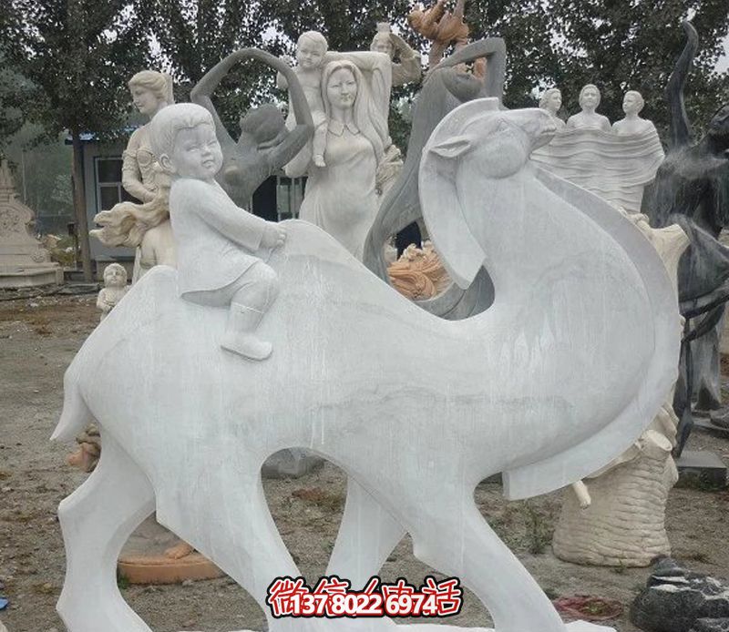 漢白玉駱駝雕塑，點(diǎn)綴公園里的抽象風(fēng)情
