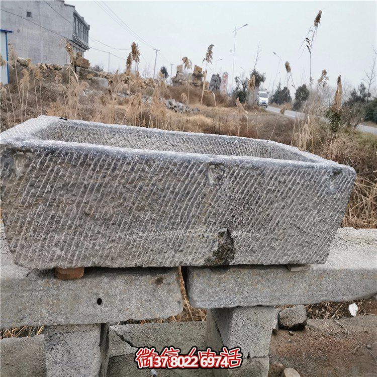 原石石槽，讓空間更加安靜祥和