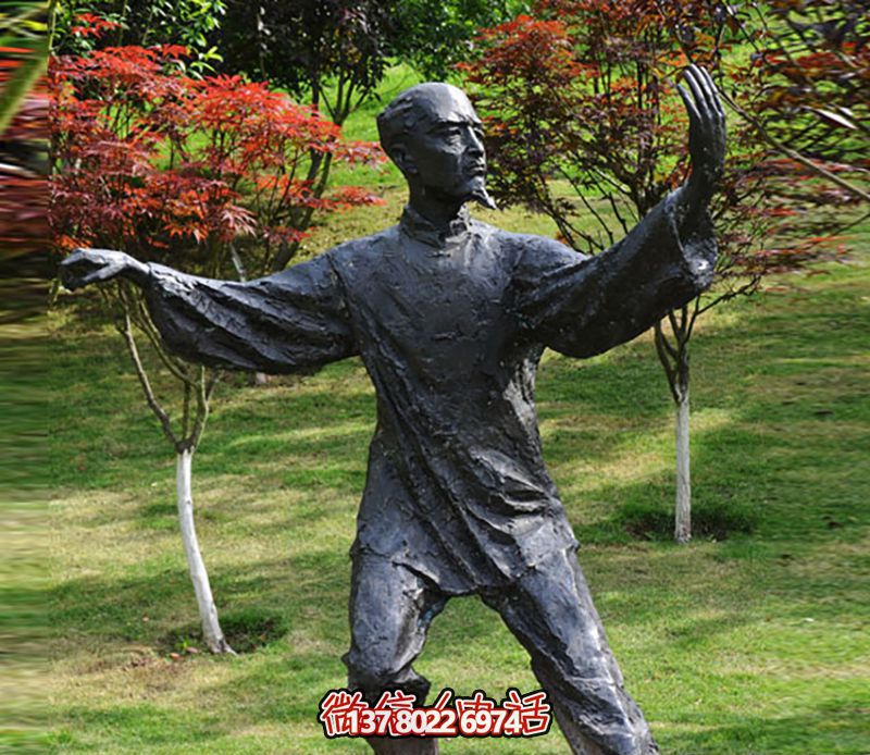 公園太極銅雕裝飾，增添運動人物氣息