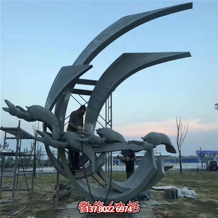 不銹鋼創(chuàng)意景觀雕塑，點(diǎn)亮綠色戶外廣場園林