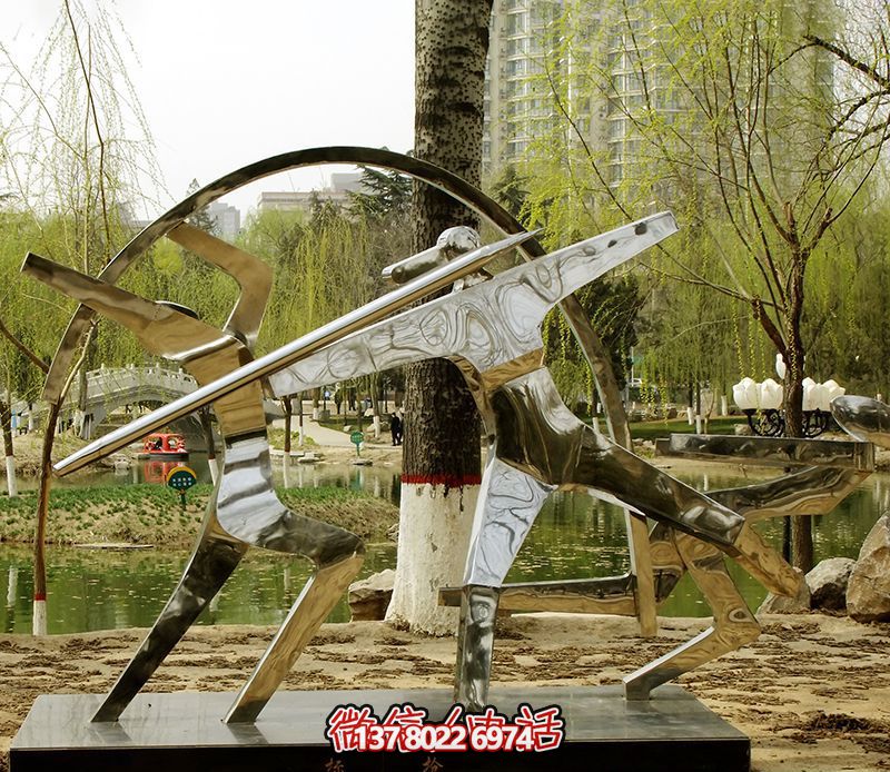 不銹鋼鏡面標(biāo)槍雕塑——精致、創(chuàng)意、華美