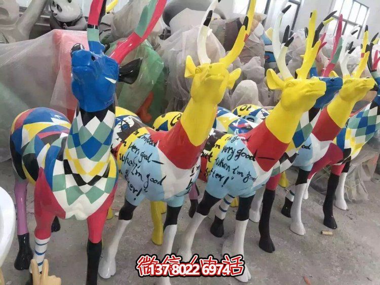 彩繪玻璃鋼鹿雕塑，商場(chǎng)、兒童樂園風(fēng)格擺件